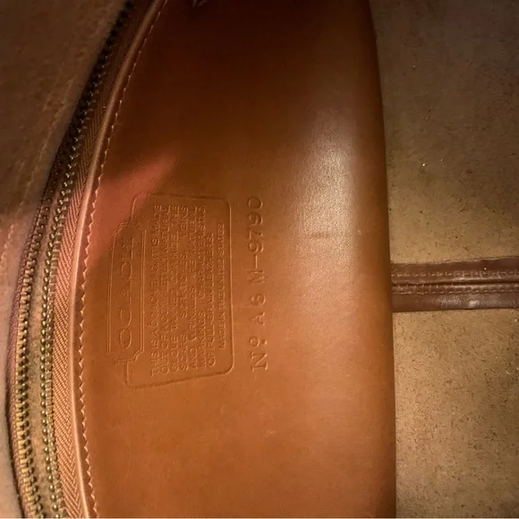 Vintage Coach City Bag in British Tan Made in the United States with hang tag - Picture 12 of 16